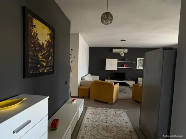 Tirane, jepet me qera apartament 2+1 Kati 6, 80 m² 680 € (Petro Nini Luarasi)