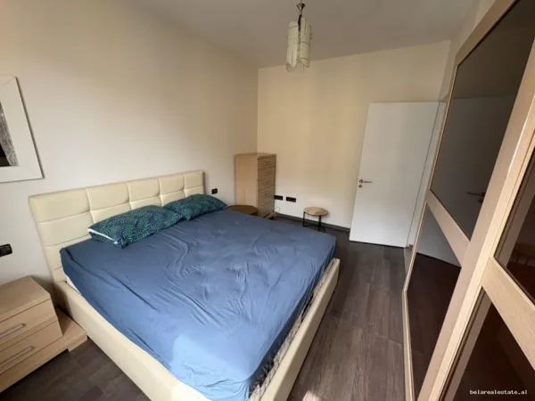 Tirane, jepet me qera apartament 2+1 Kati 6, 80 m² 680 € (Petro Nini Luarasi)