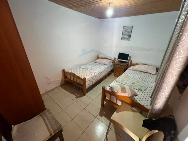 Qera, Shtëpi Private, Xhamllik, Tiranë 0696069906