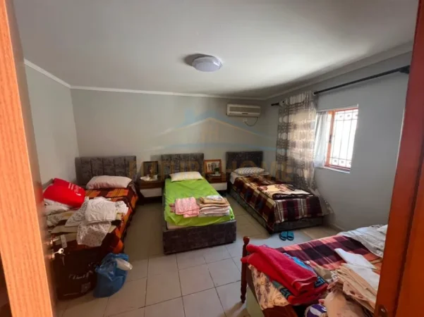 Qera, Shtëpi Private, Xhamllik, Tiranë 0696069906
