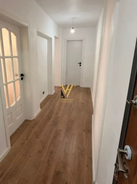 Tirane, jepet me qera apartament 1+1+Ballkon Kati 5, 62 m² 670 € (RRUGA E KOSOVAREVE)