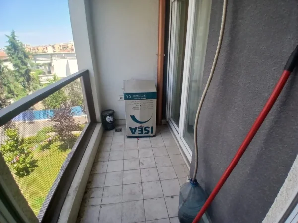 Tirane, jepet me qera apartament 1+1 Kati 3, 65 m² 500 € (21 Dhjetori ,Kompleksi Kontakt)