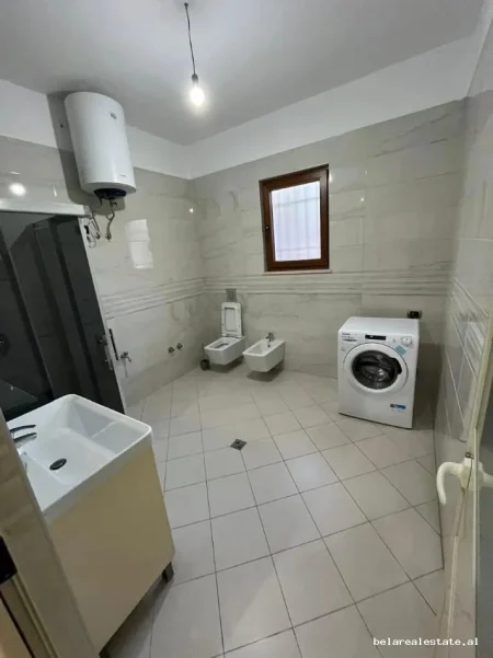 Tirane, jepet me qera apartament 3+1+Ballkon Kati 3, 87 m² 1.040 € (Sami Frasheri)