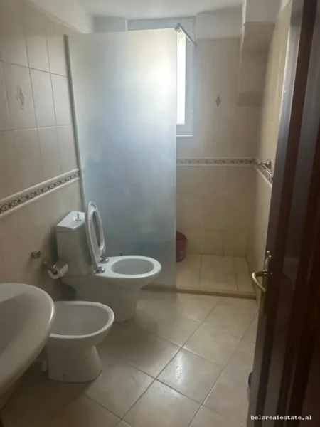 Tirane, jepet me qera apartament 3+1+Ballkon Kati 3, 87 m² 1.040 € (Sami Frasheri)