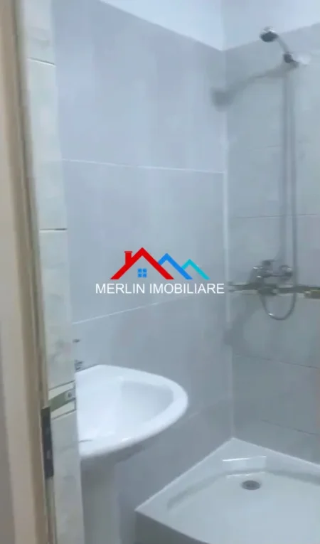 Tirane, shitet apartament 2+1+Ballkon Kati 2, 78 m² 138.500 € (RRUGA SOTIR CACI,FRESK)