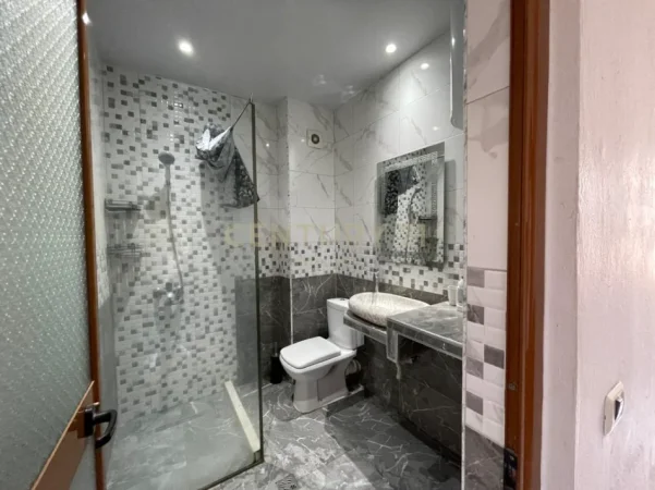 Tirane, shitet apartament 1+1+Ballkon Kati 3, 50 m² 93.000 € 