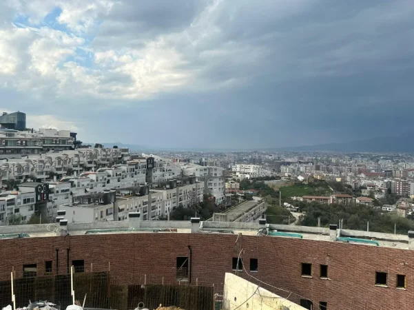 Penthouse Ekskluziv🌟  me Super Verandë📍Kodra e Diellit 2 (zgjatimi) Ndërtim 2026 (Mbaron për 6 muaj) | 150 m2 oborr | 125.4m - 190,000 Euro 🔥🔥