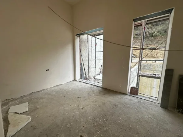 Penthouse Ekskluziv🌟  me Super Verandë📍Kodra e Diellit 2 (zgjatimi) Ndërtim 2026 (Mbaron për 6 muaj) | 150 m2 oborr | 125.4m - 190,000 Euro 🔥🔥