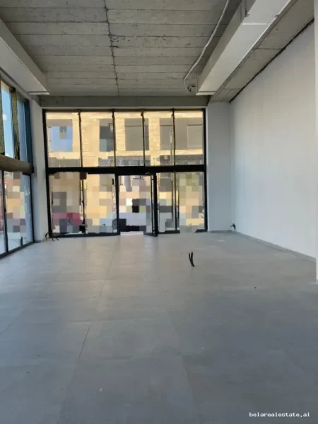 Tirane, jepet me qera dyqan Kati 0, 120 m² 1.500 € (Jordan Misja)