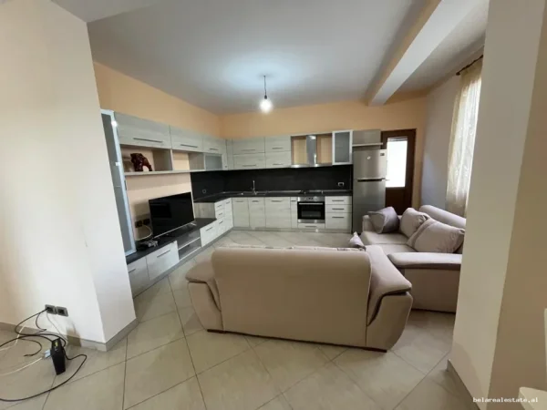 Tirane, jepet me qera Vile 2+1 Kati 2, 95 m² 520 € (Prane Shkolles Mbrekullia)