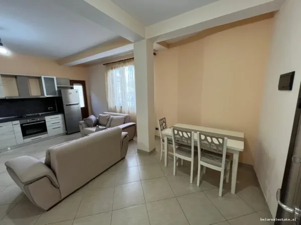 Tirane, jepet me qera Vile 2+1 Kati 2, 95 m² 520 € (Prane Shkolles Mbrekullia)