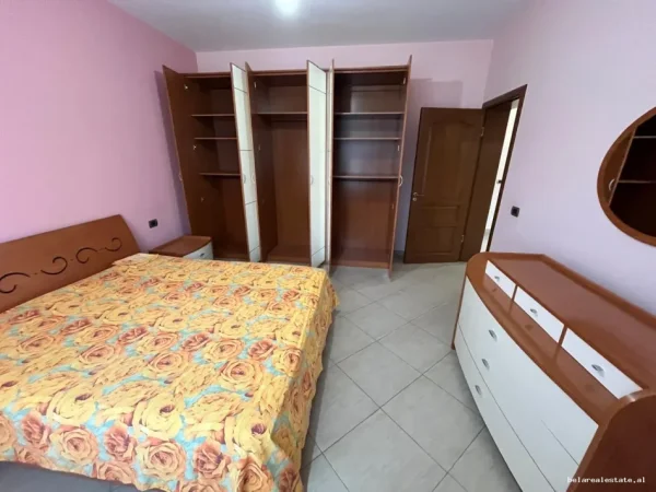 Tirane, jepet me qera Vile 2+1 Kati 2, 95 m² 520 € (Prane Shkolles Mbrekullia)