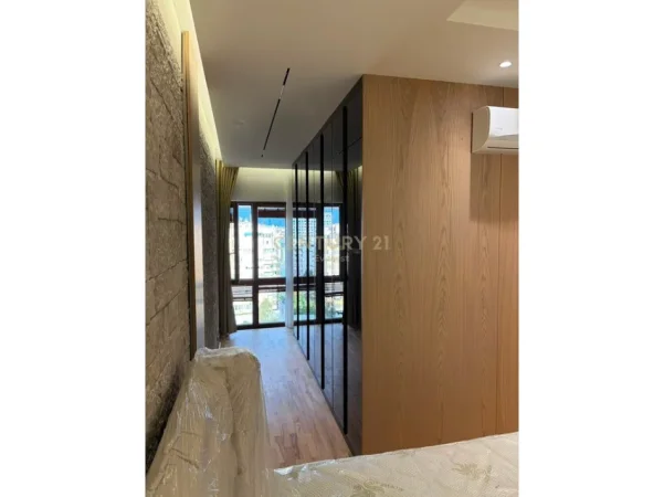 Tirane, jepet me qera apartament 2+1+Ballkon Kati 8, 135 m² 1.300 € (kopshti botanik)
