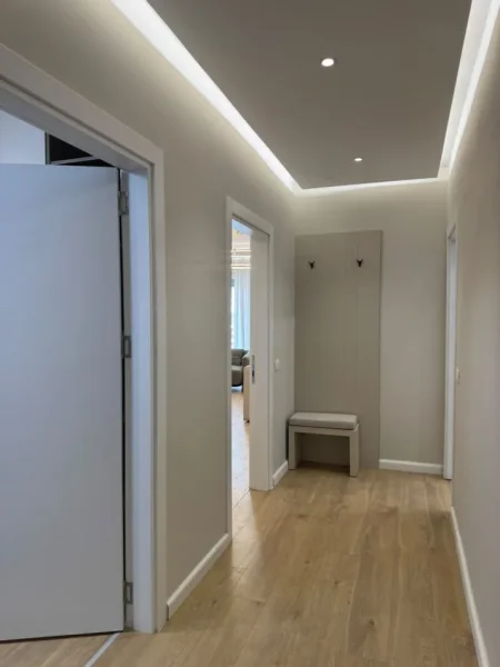 Tirane, shitet apartament 3+1 Kati 4, 142 m² 314.000 € (Laprake)