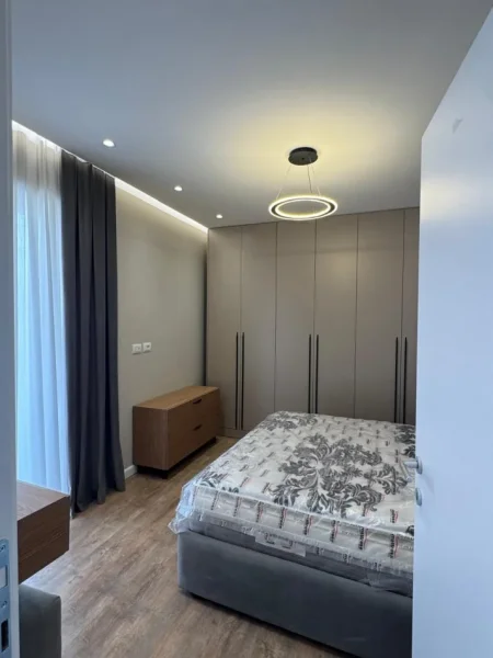 Tirane, shitet apartament 1+1 Kati 3, 84 m² 177.000 € (Laprake)