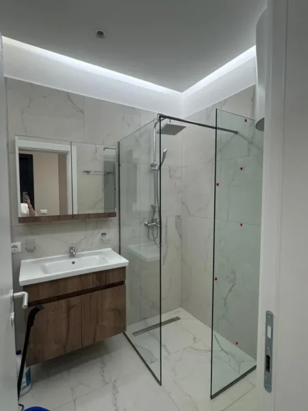 Tirane, shitet apartament 1+1 Kati 3, 84 m² 177.000 € (Laprake)