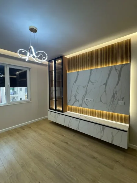 Tirane, jepet me qera apartament 1+1 Kati 3, 66 m² 650 € (Laprake)