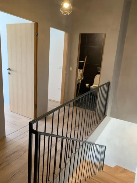 Tirane, jepet me qera apartament 2+1 Kati 1, 180 m² 1.200 € (Kodra e Diellit 2)