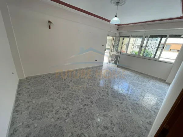 Durres, shitet apartament 2+1 Kati 2, 74 m² 135.000 € (PALLATI I SPORTIT,DURRES)