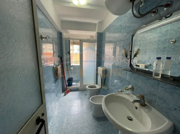 Durres, shitet apartament 2+1 Kati 2, 74 m² 135.000 € (PALLATI I SPORTIT,DURRES)