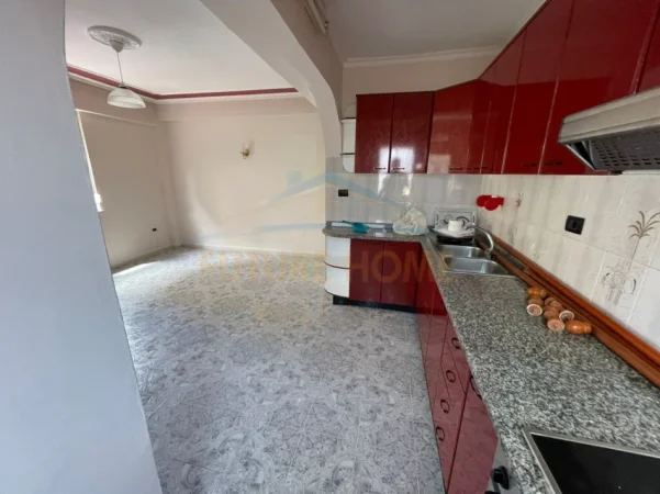 Durres, shitet apartament 2+1 Kati 2, 74 m² 135.000 € (PALLATI I SPORTIT,DURRES)