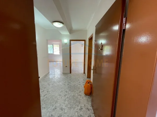 Durres, shitet apartament 2+1 Kati 2, 74 m² 135.000 € (PALLATI I SPORTIT,DURRES)