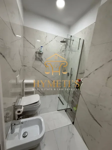 Tirane, jepet me qera apartament 2+1+Ballkon Kati 4, 95 m² 1.600 € (Rruga e Kosovarëve, Tiranë)