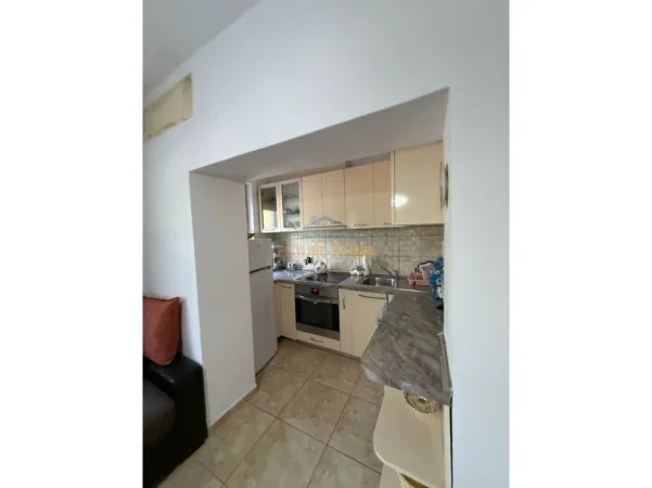 Tirane, shitet apartament 3+1+Ballkon Kati 1, 93 m² (Ali Demi)