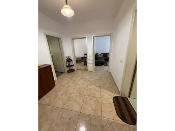 Tirane, shitet apartament 3+1+Ballkon Kati 1, 93 m² (Ali Demi)