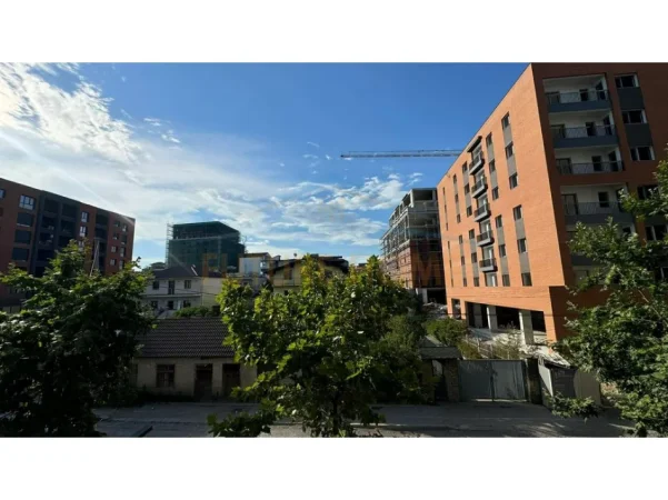 Tirane, jepet me qera apartament 2+1+Ballkon Kati 3, 76 m² 400 € (Paskuqan)