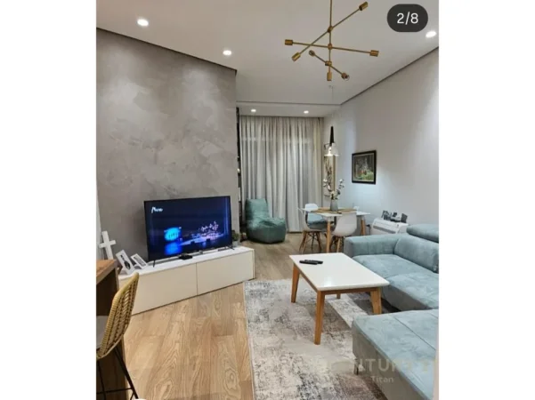 Tirane, jepet me qera apartament 1+1+Ballkon Kati 1, 60 m² 650 € (kopshti botanik)