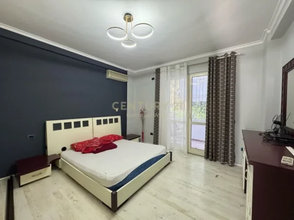 Tirane, jepet me qera apartament 2+1+Ballkon Kati 2, 150 m² 650 € (vasil shanto)