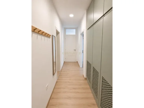 Tirane, jepet me qera apartament 1+1+Ballkon Kati 5, 75 m² 650 € (stadiumi dinamo)