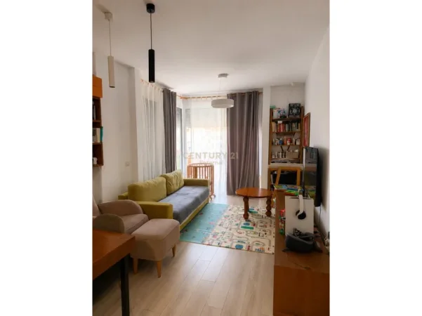 Tirane, jepet me qera apartament 1+1+Ballkon Kati 5, 75 m² 650 € (stadiumi dinamo)