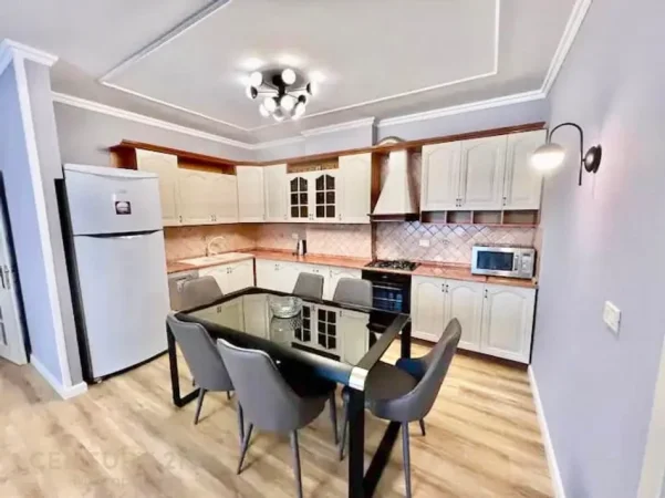 Tirane, jepet me qera apartament 2+1+Ballkon Kati 11, 118 m² 1.000 € (stadiumi air albania)