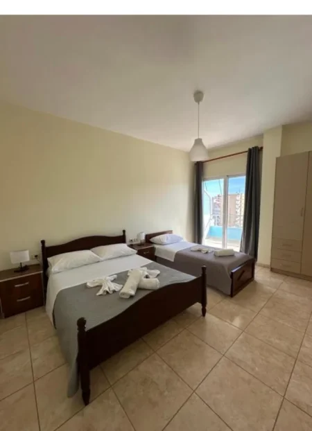 Sarande, jepet me qera nga Pronari, pa-komision apartament 1+1+Ballkon Kati 3, 70 m² 350 €