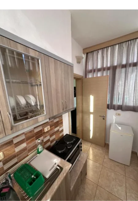 Sarande, jepet me qera nga Pronari, pa-komision apartament 1+1+Ballkon Kati 3, 70 m² 350 €