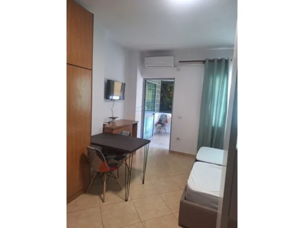 Tirane, Shiten, Dy Garsoniere, Kati 2, 93 m² 224.000 € (Rruga e Durresit)