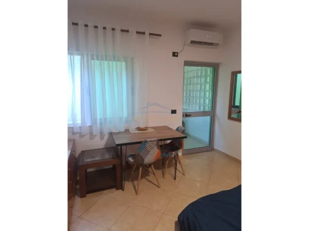 Tirane, Shiten, Dy Garsoniere, Kati 2, 93 m² 224.000 € (Rruga e Durresit)