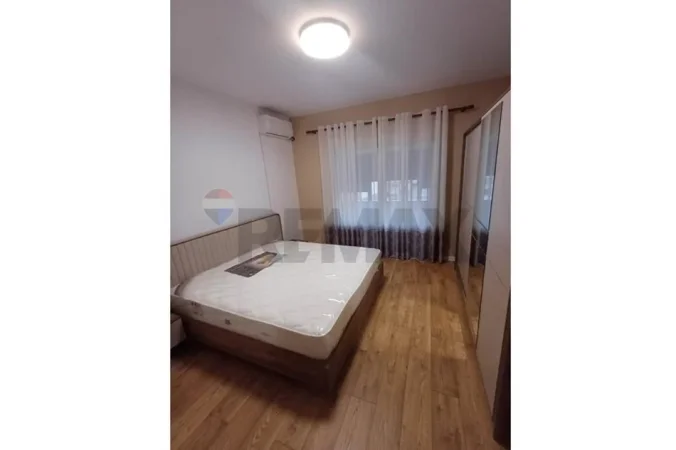 Tirane, jepet me qera apartament 2+1 Kati 4, 93 m² 750 € (Brryli)
