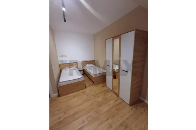 Tirane, jepet me qera apartament 2+1 Kati 4, 93 m² 750 € (Brryli)