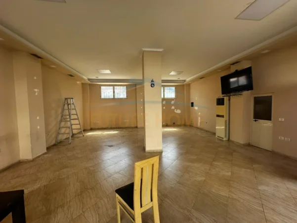 Durres, jepet me qera ambjent biznesi Kati 0, 70 m² 400 € (Lagja 16, Durrës)
