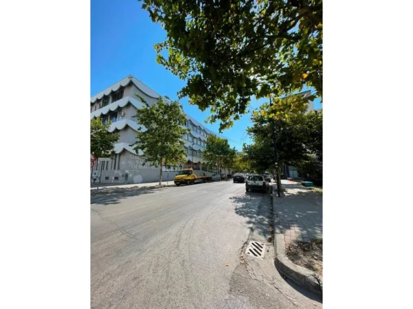 Durres, jepet me qera ambjent biznesi Kati 0, 70 m² 400 € (Lagja 16, Durrës)