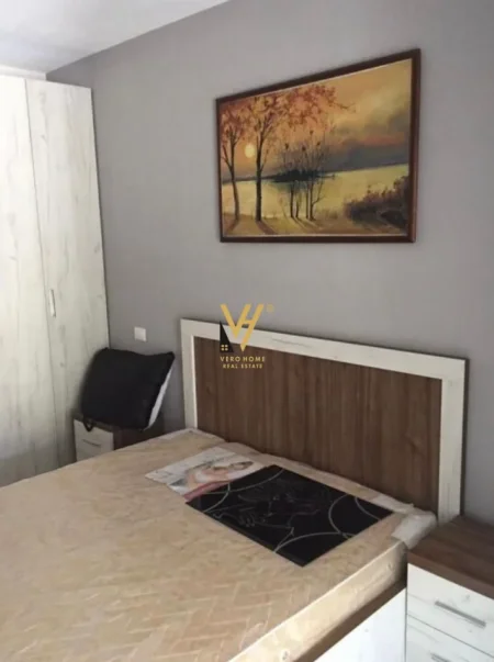 Tirane, jepet me qera garsonier Kati 1, 40 m² 420 € (RRUGA FORTUZI)