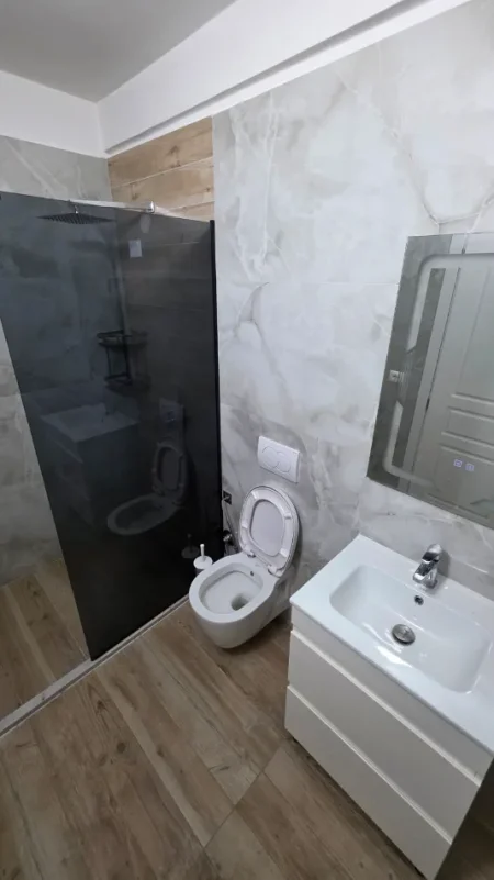 Tirane, jepet me qera Mine Peza tek Prokuroria Apartament 2+1 Kati 6 800 €