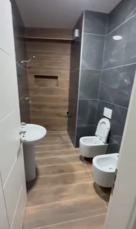 Tirane, shitet apartament 2+1 Kati 5, 88 m² 147.000 € (ASTIR)