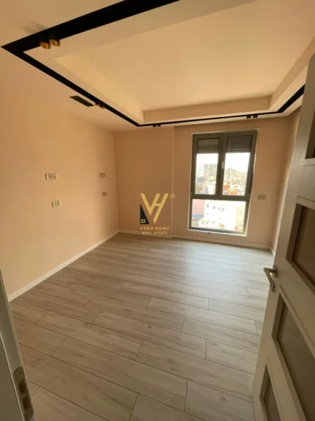 Tirane, jepet me qera ambjent biznesi Kati 7, 105 m² 1.450 € (RRUGA E KAVAJES)
