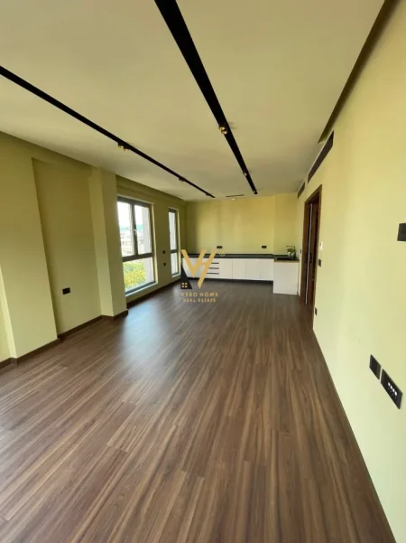 Tirane, jepet me qera ambjent biznesi Kati 7, 110 m² 1.850 € (RRUGA E KAVAJES)