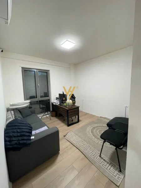 Tirane, jepet me qera ambjent biznesi Kati 2, 105 m² 1.450 € (RRUGA E KAVAJES)