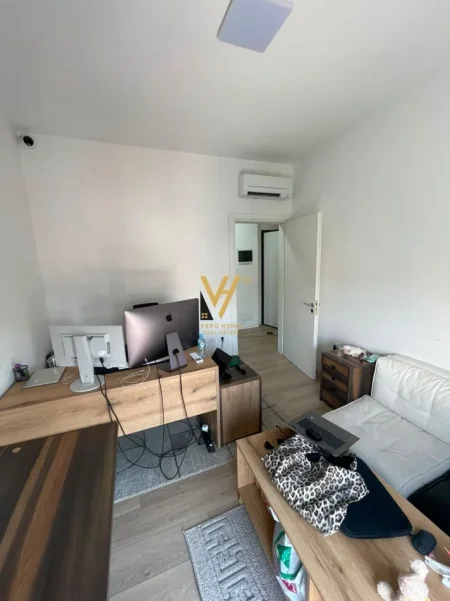 Tirane, jepet me qera ambjent biznesi Kati 2, 105 m² 1.450 € (RRUGA E KAVAJES)
